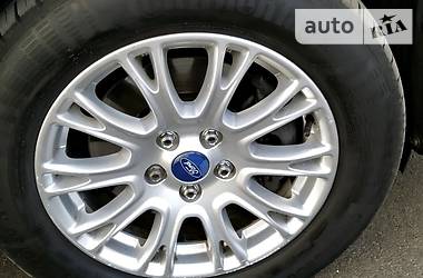 Минивэн Ford Grand C-Max 2010 в 