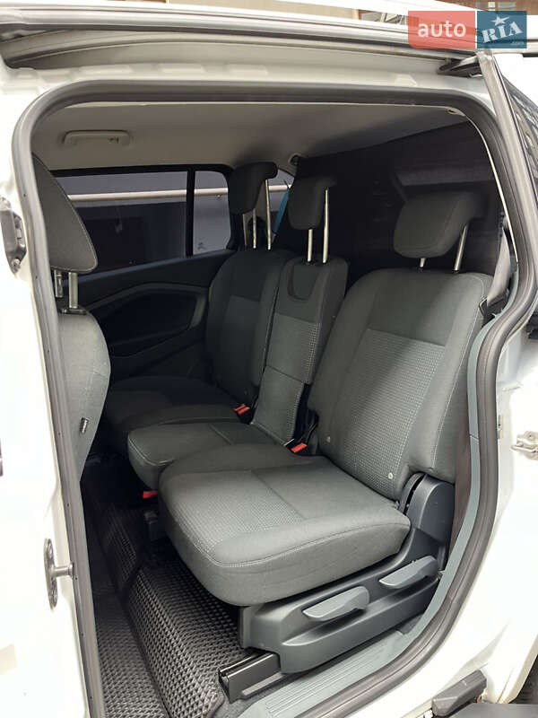 Минивэн Ford Grand C-Max 2012 в Ивано-Франковске