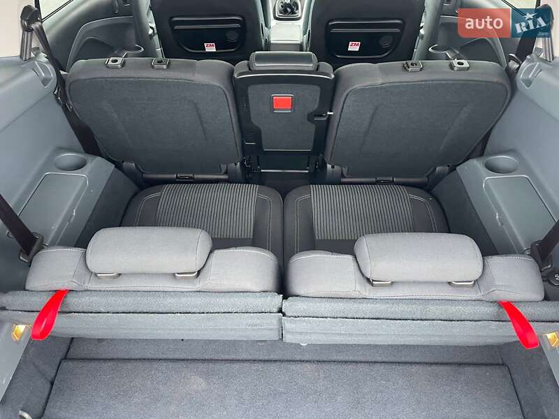 Минивэн Ford Grand C-Max 2012 в Ужгороде