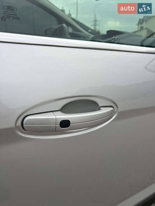 Мінівен Ford Grand C-Max 2011 в Луцьку