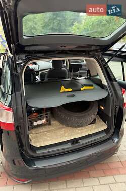 Мінівен Ford Grand C-Max 2013 в 