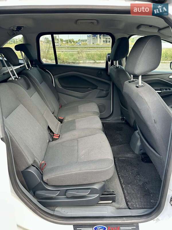 Мінівен Ford Grand C-Max 2010 в Радивиліві