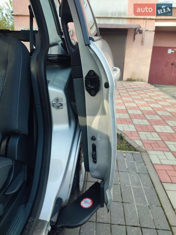 Минивэн Ford Grand C-Max 2014 в Долине фото 23 Минивэн Ford Grand C-Max 2014 в Долине