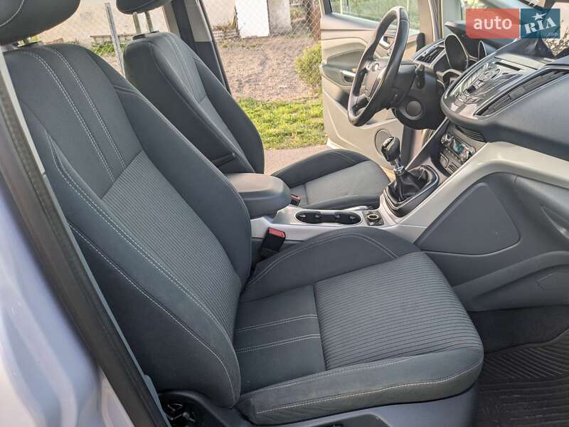 Мінівен Ford Grand C-Max 2010 в Радивиліві