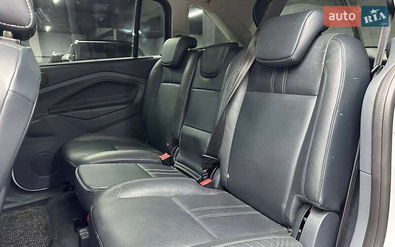 Мінівен Ford Grand C-Max 2011 в Чернівцях
