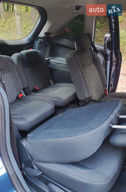 Мінівен Ford Grand C-Max 2010 в  фото 62 Мінівен Ford Grand C-Max 2010 в