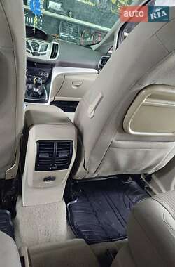 Мінівен Ford Grand C-Max 2011 в  фото 17 Мінівен Ford Grand C-Max 2011 в