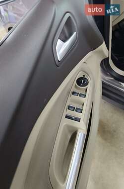 Мінівен Ford Grand C-Max 2011 в  фото 21 Мінівен Ford Grand C-Max 2011 в