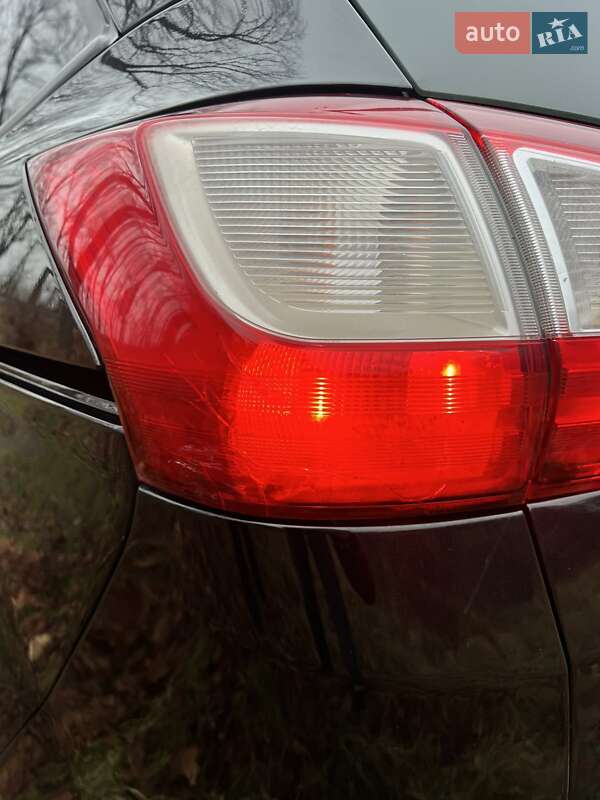 Минивэн Ford Grand C-Max 2011 в Городке