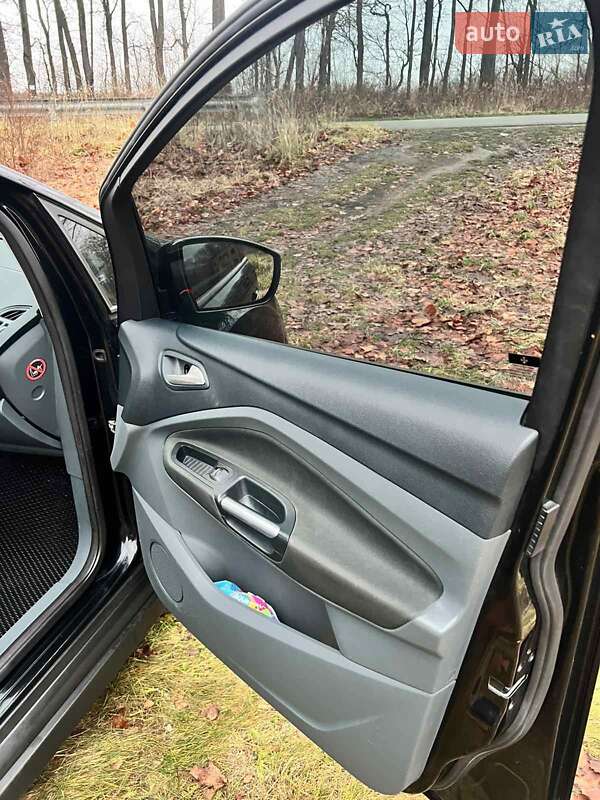 Минивэн Ford Grand C-Max 2011 в Городке