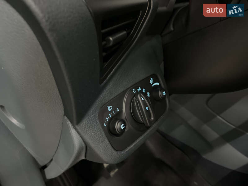 Минивэн Ford Grand C-Max 2015 в Стрые фото 42 Минивэн Ford Grand C-Max 2015 в Стрые