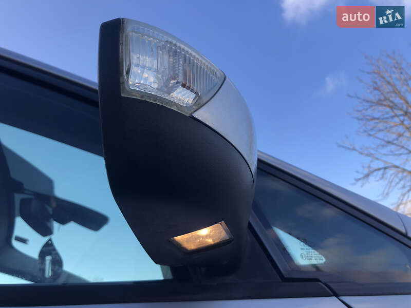 Минивэн Ford Grand C-Max 2010 в Мукачево