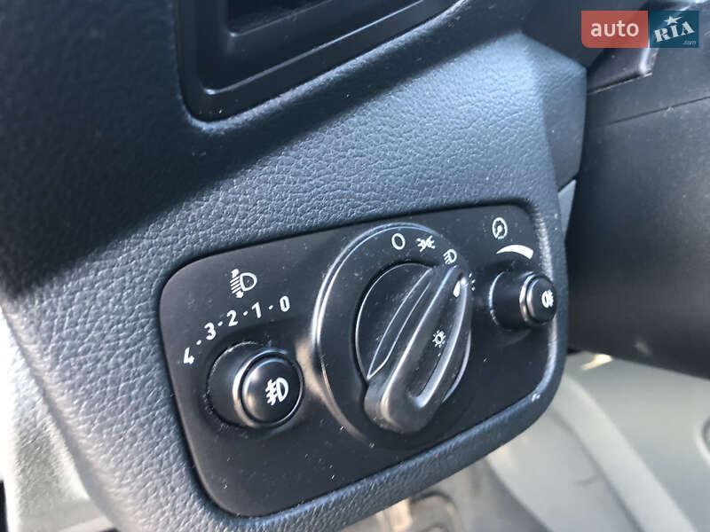 Минивэн Ford Grand C-Max 2010 в Мукачево