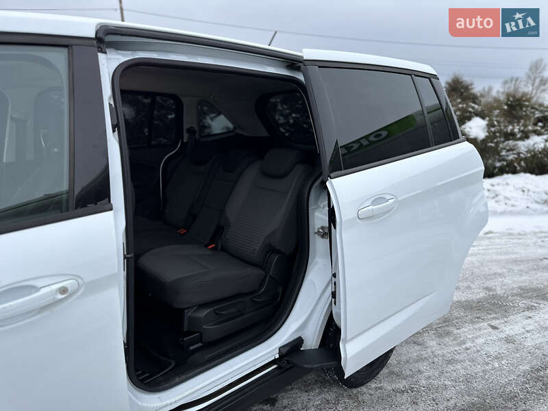 Минивэн Ford Grand C-Max 2017 в Дрогобыче