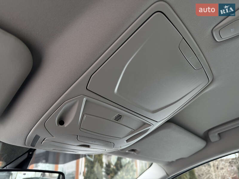 Минивэн Ford Grand C-Max 2011 в Стрые