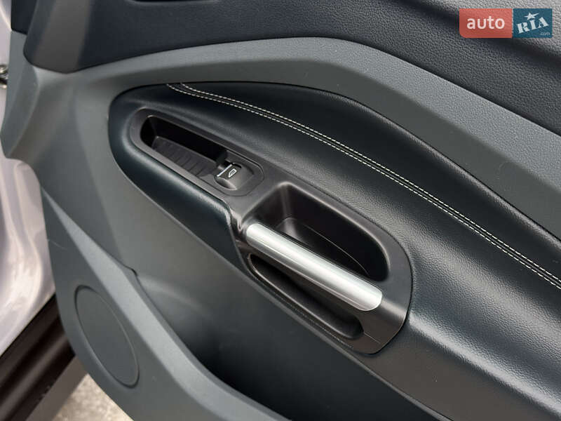 Минивэн Ford Grand C-Max 2011 в Стрые