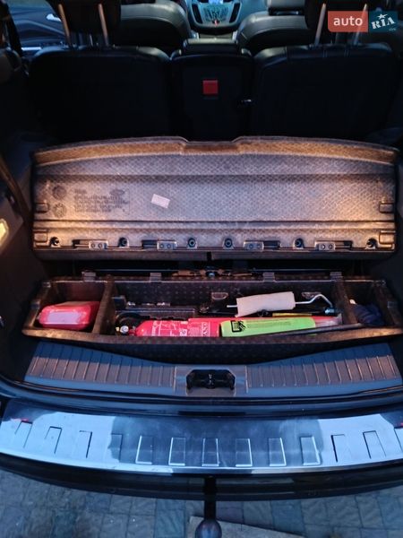 Минивэн Ford Grand C-Max 2010 в Николаеве