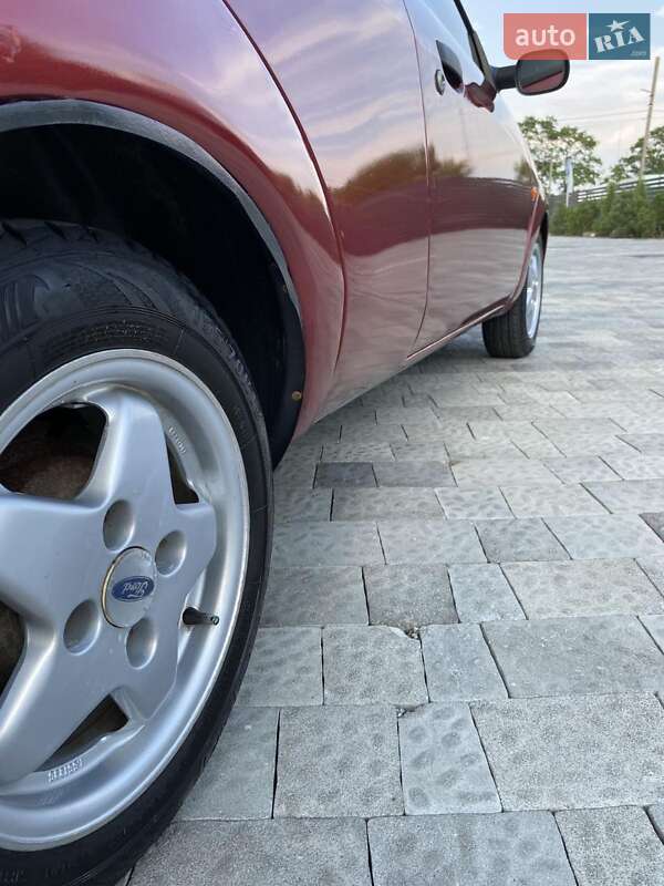 Хэтчбек Ford KA 1996 в Каменке-Бугской