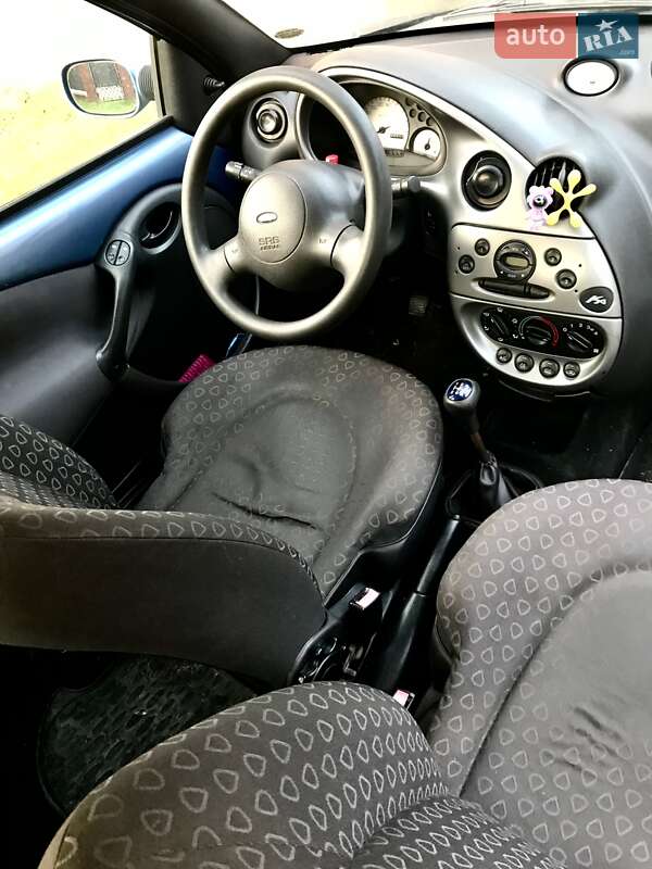 Хэтчбек Ford KA 2002 в Тячеве