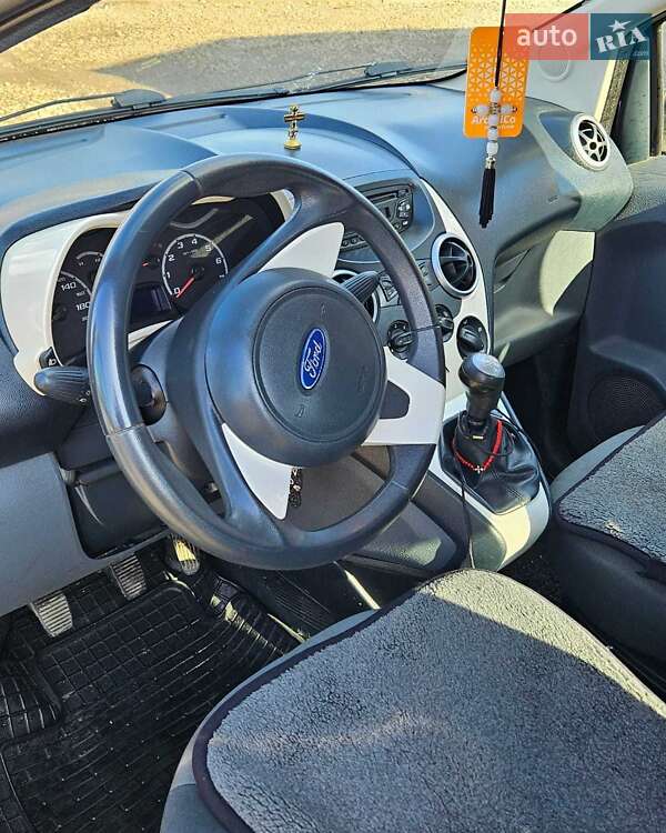 Хэтчбек Ford KA 2008 в Черновцах