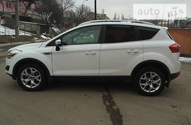 Внедорожник / Кроссовер Ford Kuga 2010 в Ровно