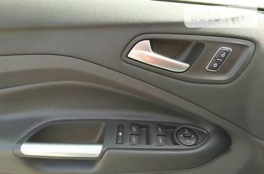 Позашляховик / Кросовер Ford Kuga 2016 в Сумах