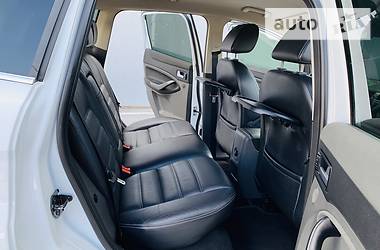 Внедорожник / Кроссовер Ford Kuga 2013 в 
