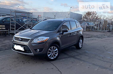 Позашляховик / Кросовер Ford Kuga 2013 в Києві