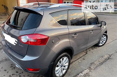 Позашляховик / Кросовер Ford Kuga 2013 в Києві