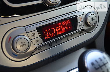 Позашляховик / Кросовер Ford Kuga 2011 в 