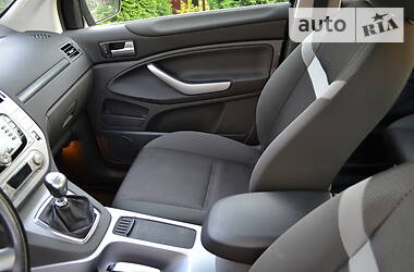 Позашляховик / Кросовер Ford Kuga 2011 в 