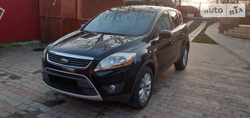 Позашляховик / Кросовер Ford Kuga 2010 в 