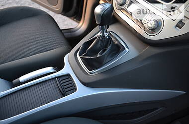 Позашляховик / Кросовер Ford Kuga 2011 в 