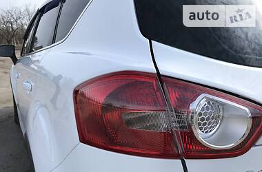 Позашляховик / Кросовер Ford Kuga 2010 в 