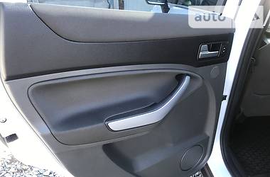 Позашляховик / Кросовер Ford Kuga 2010 в 