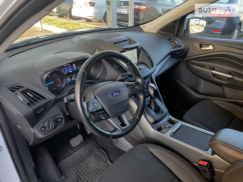 Позашляховик / Кросовер Ford Kuga 2017 в Києві