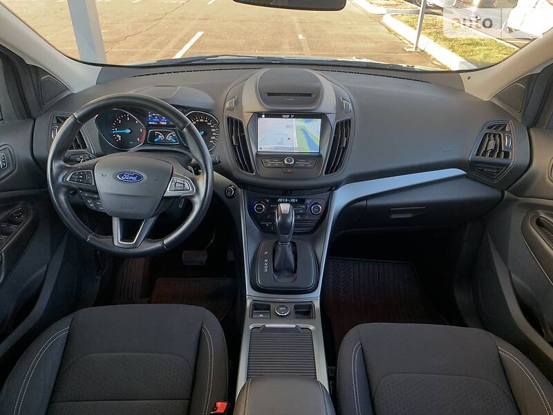 Позашляховик / Кросовер Ford Kuga 2017 в Києві