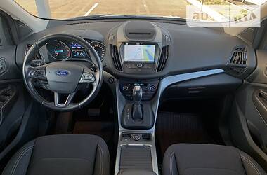 Позашляховик / Кросовер Ford Kuga 2017 в Києві