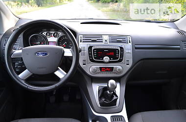 Позашляховик / Кросовер Ford Kuga 2011 в 