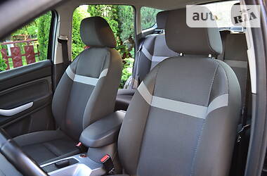 Позашляховик / Кросовер Ford Kuga 2011 в 