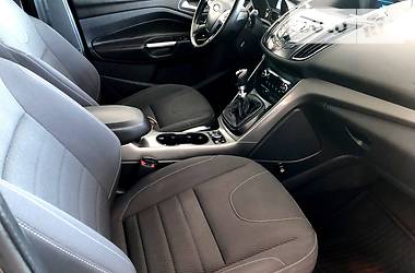 Позашляховик / Кросовер Ford Kuga 2015 в 