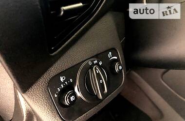 Позашляховик / Кросовер Ford Kuga 2015 в 