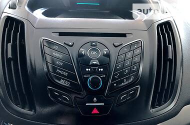 Позашляховик / Кросовер Ford Kuga 2015 в 
