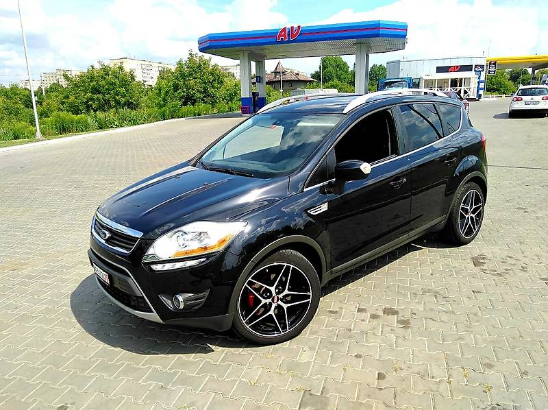 Позашляховик / Кросовер Ford Kuga 2012 в Луцьку