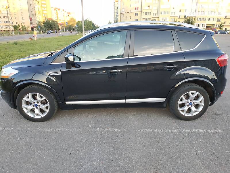 Позашляховик / Кросовер Ford Kuga 2011 в Івано-Франківську