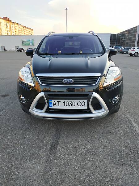 Позашляховик / Кросовер Ford Kuga 2011 в Івано-Франківську