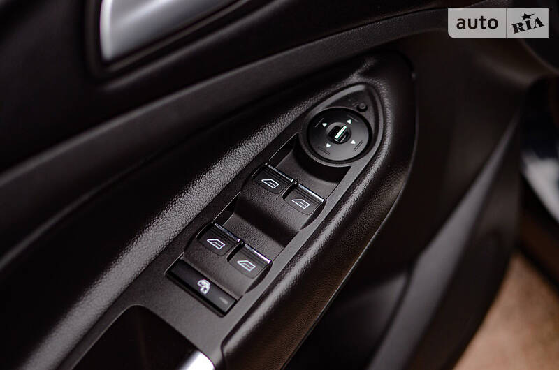 Позашляховик / Кросовер Ford Kuga 2013 в Києві фото 29 Позашляховик / Кросовер Ford Kuga 2013 в Києві