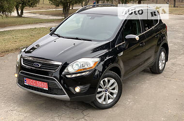 Внедорожник / Кроссовер Ford Kuga 2012 в 