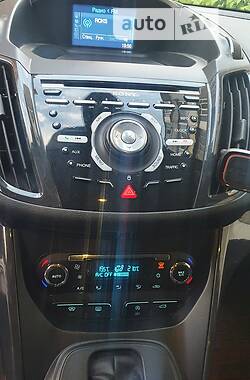 Позашляховик / Кросовер Ford Kuga 2016 в Полтаві