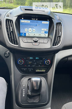 Внедорожник / Кроссовер Ford Kuga 2018 в 